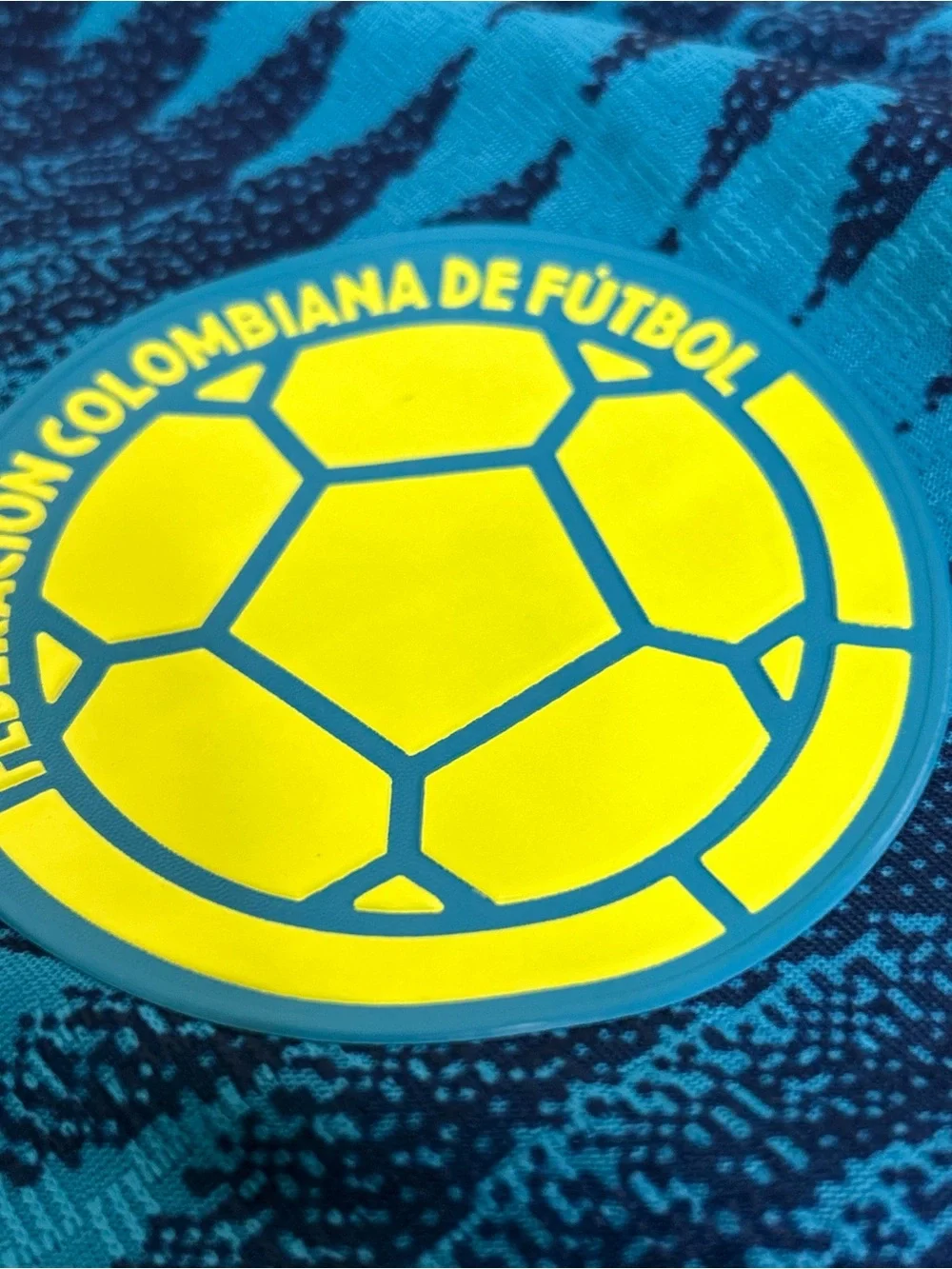 Colombia 2026/27 Away Jersey (Player Version – Slim Fit) – Size [M, L]